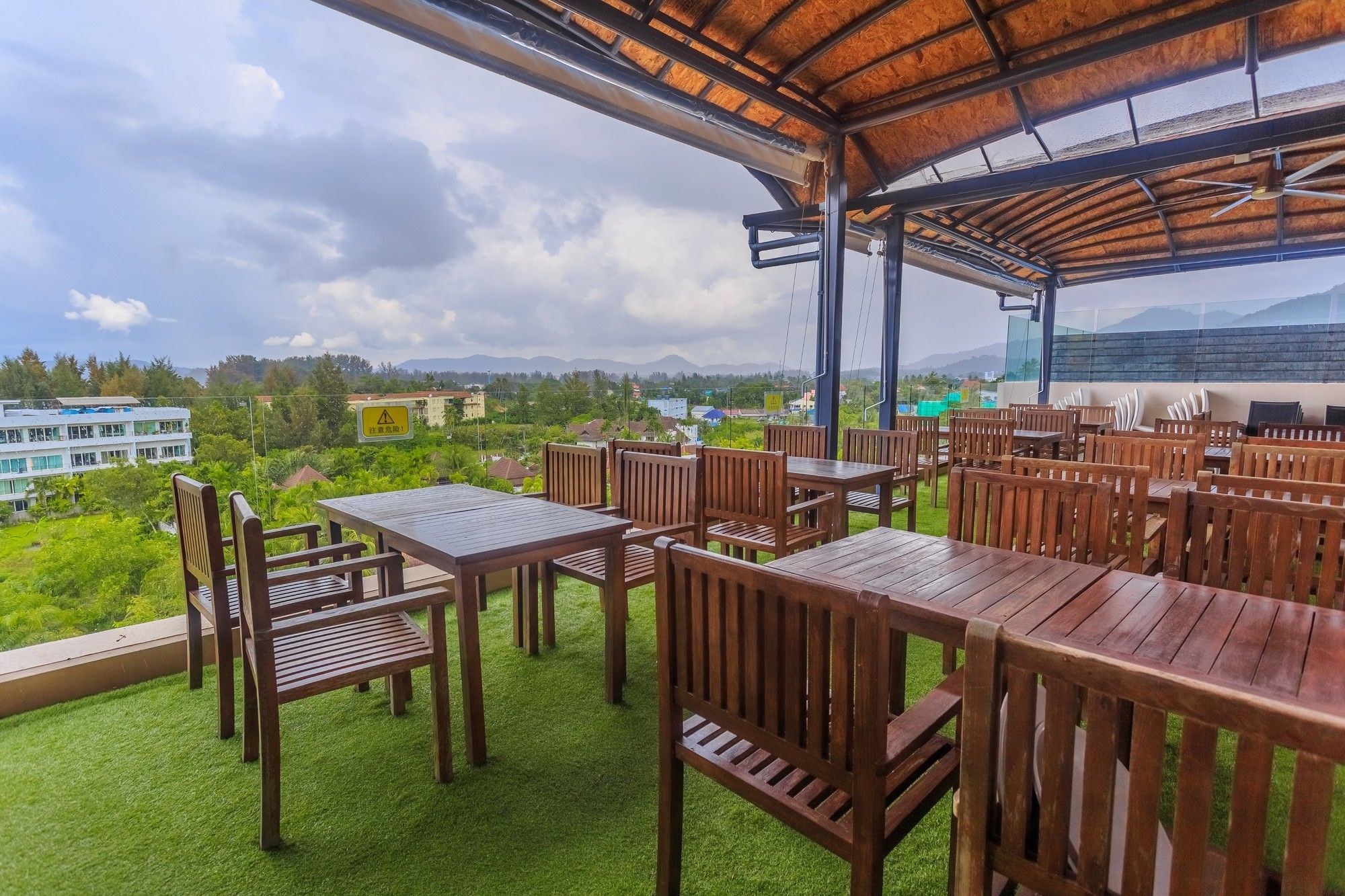 The Aristo By Holy Cow 201 Apartman Phuket Kültér fotó